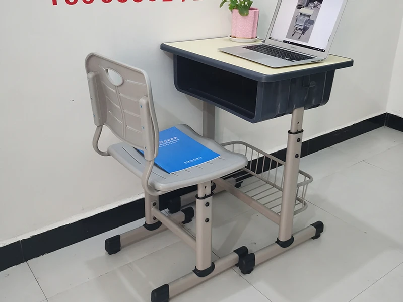 课桌椅