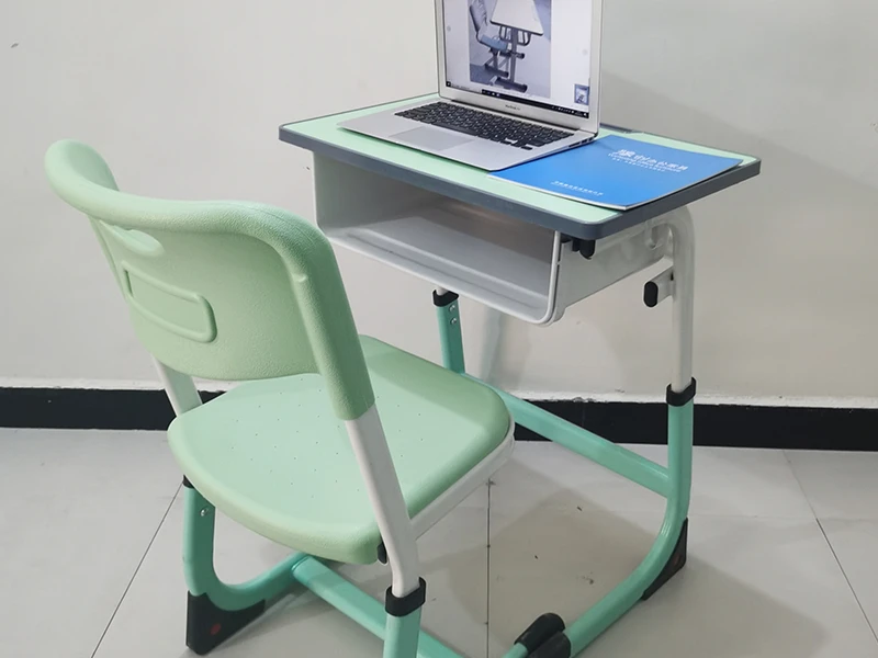 课桌椅